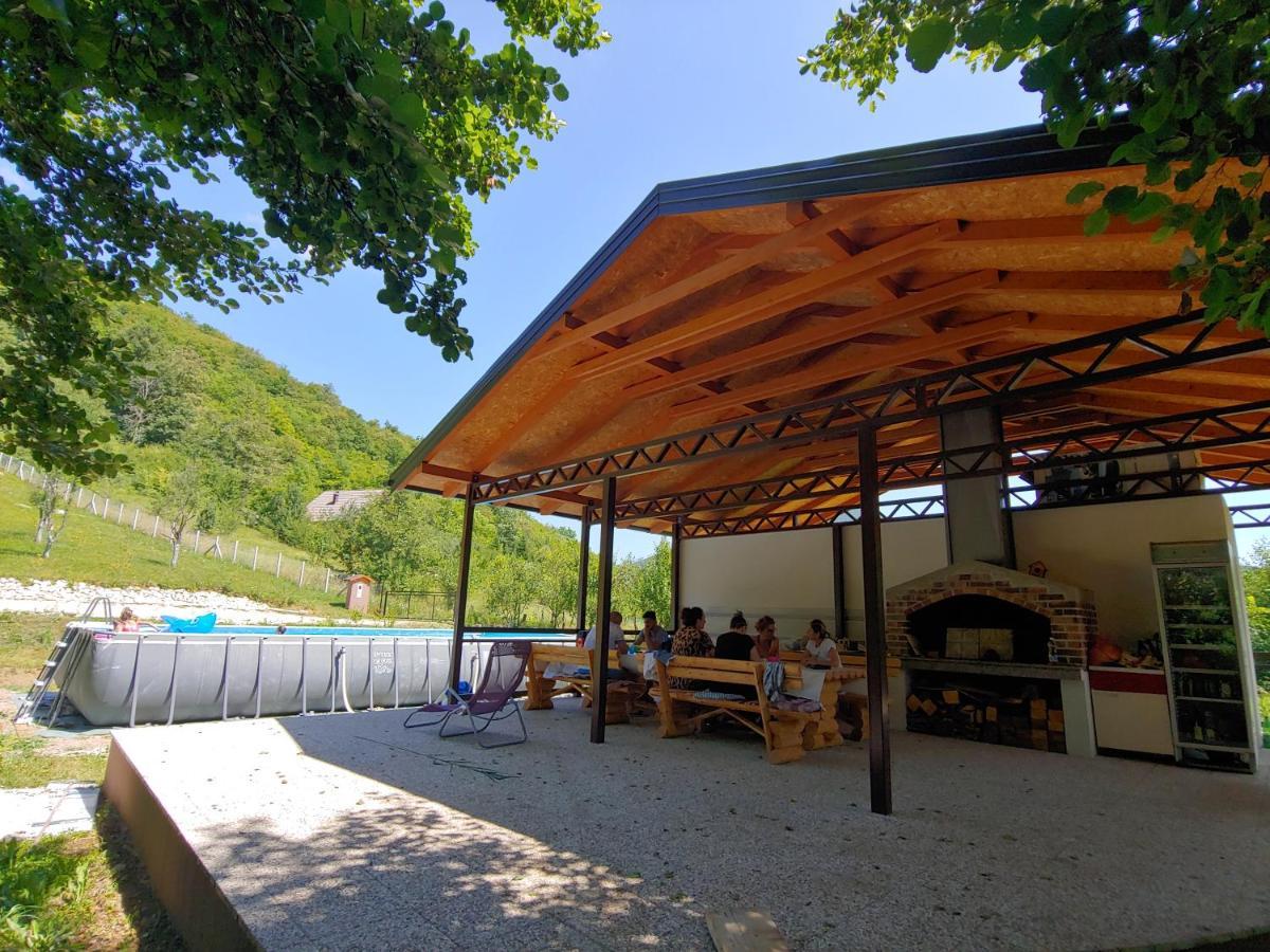 Kuca U Sumi - Forest House Near National Park Una - Air Spa Lohovo Bihac Ngoại thất bức ảnh